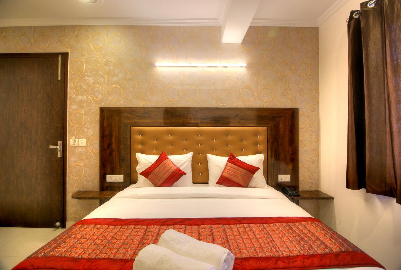 Airport Hotel Ark Of Avalon New Delhi Exterior photo