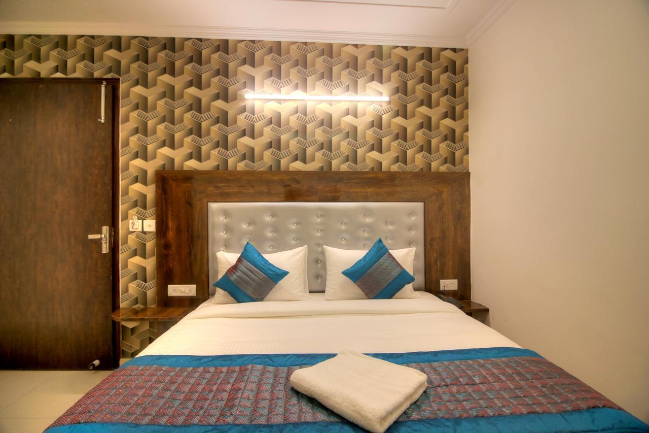 Airport Hotel Ark Of Avalon New Delhi Exterior photo