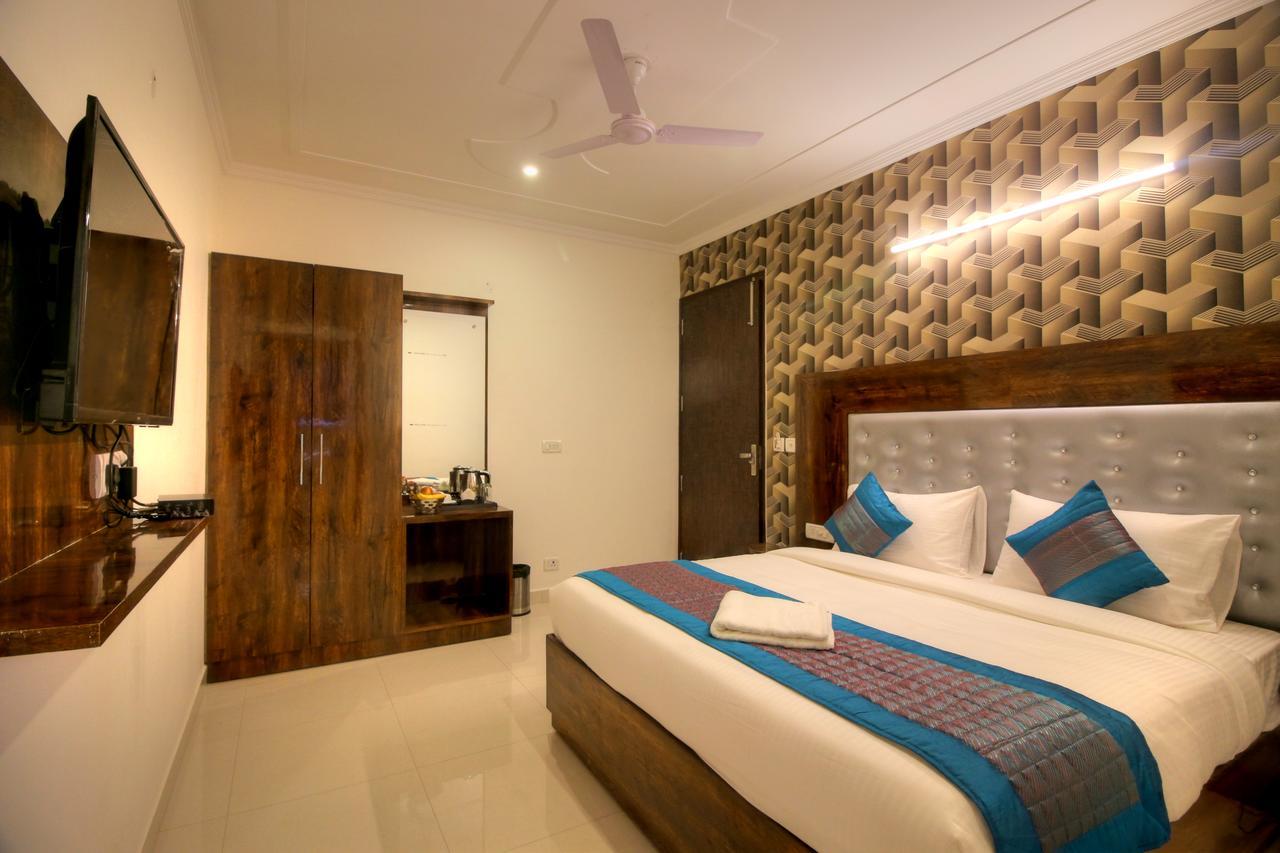 Airport Hotel Ark Of Avalon New Delhi Exterior photo